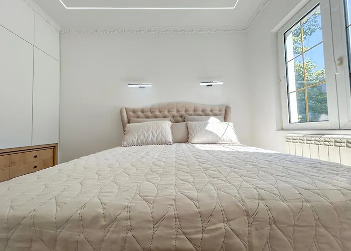 Central Elegance