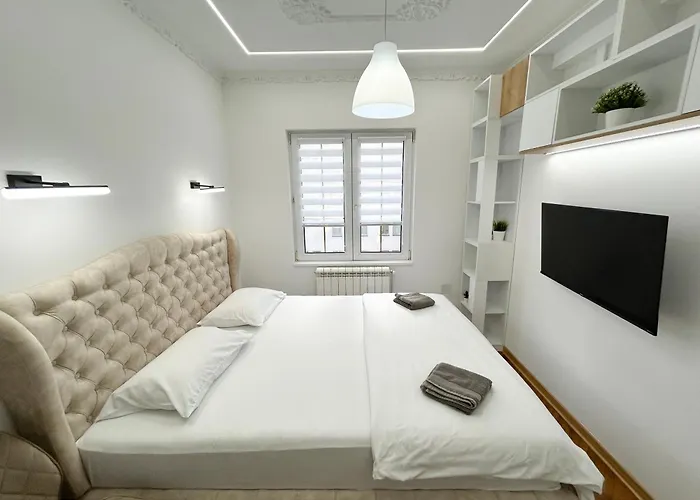 Central Elegance